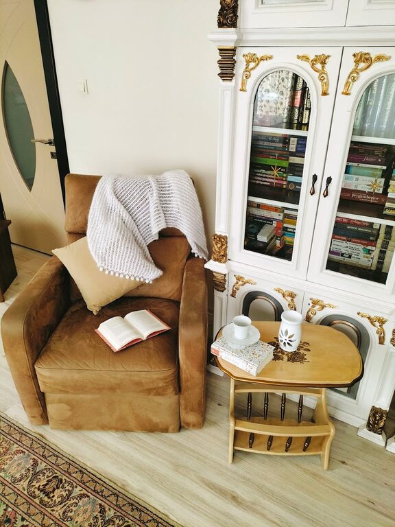 How to Create a Cosy Reading Nook in Your Home
